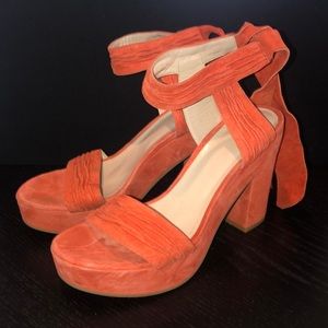 Dee Keller Leah platform 39.5